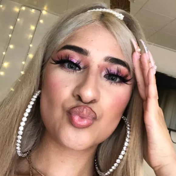 Nubia Minkz - Picture 3 of 4